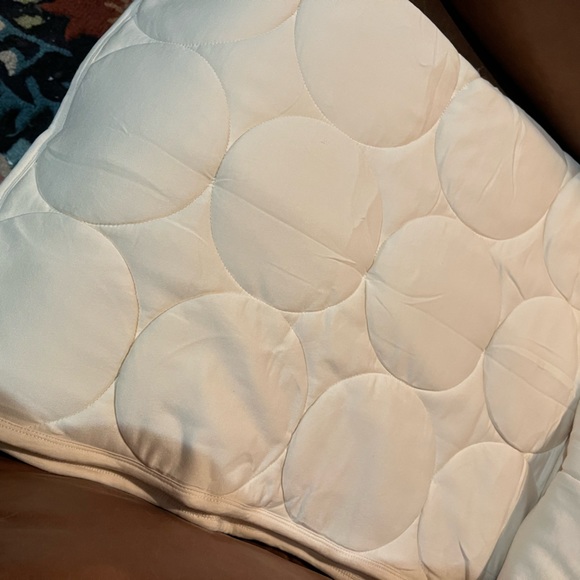 BNIB Kate Quinn Oatmeal Circle Quilt Bamboo - Picture 3 of 6